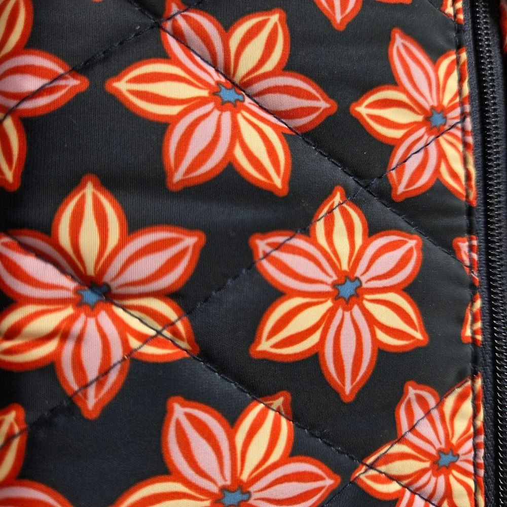 NEW Vera Bradley Womens Navy Floral Quilted Essential Tab Wallet Floral Burst